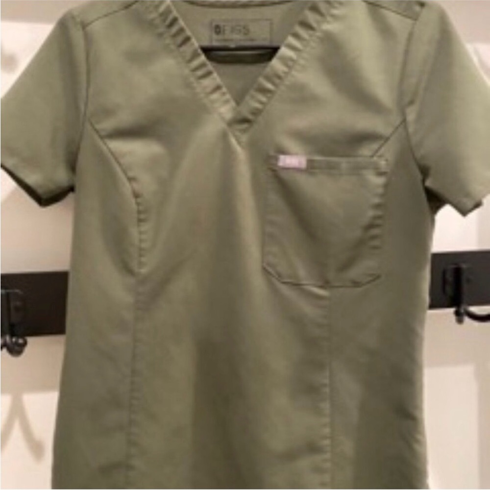 Figs Moss Technical Scrub Top